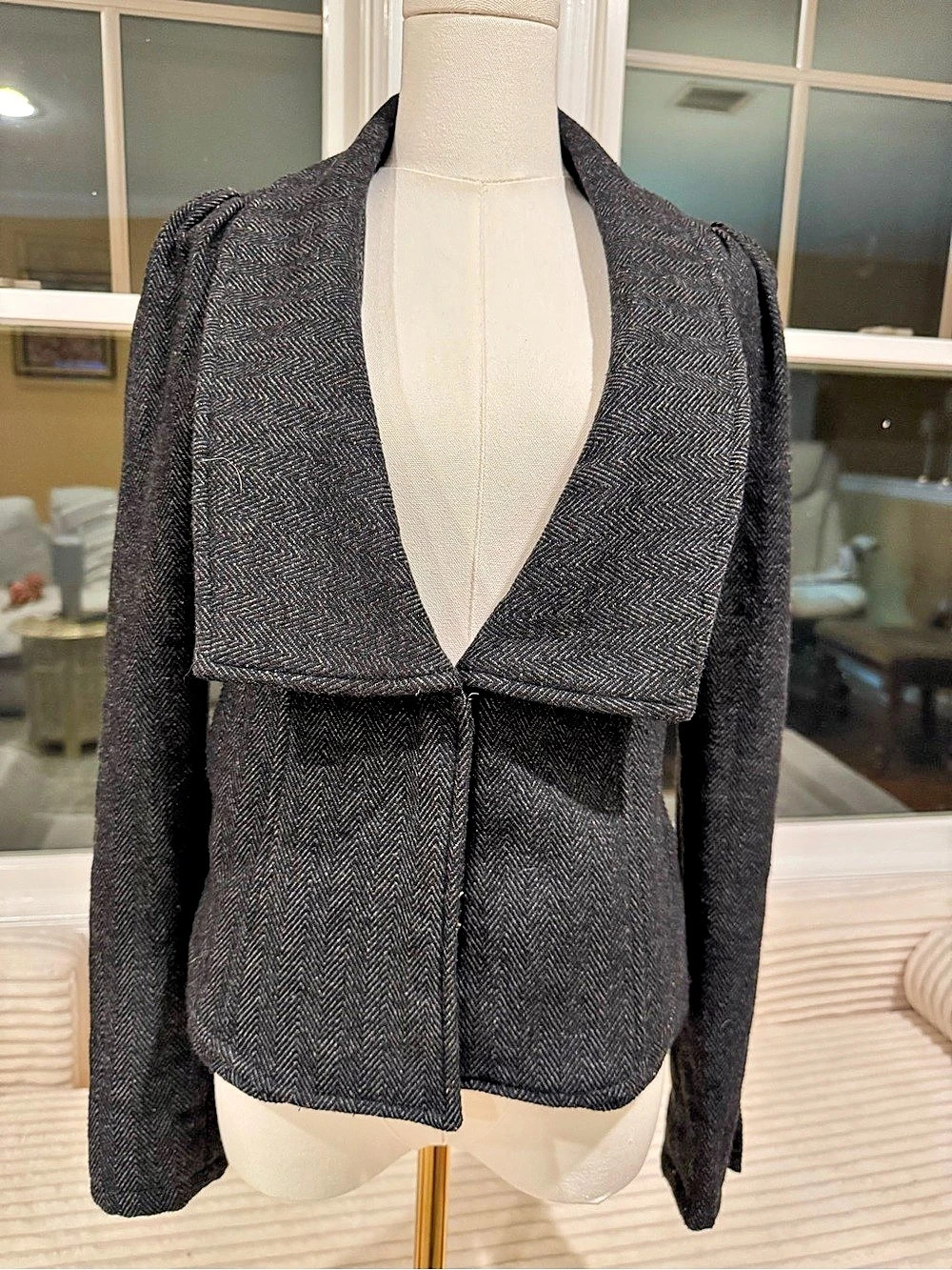 Free People Tweed Cape Collar Puff Sleeve Blazer in Charcoal gray tweed. Size 2